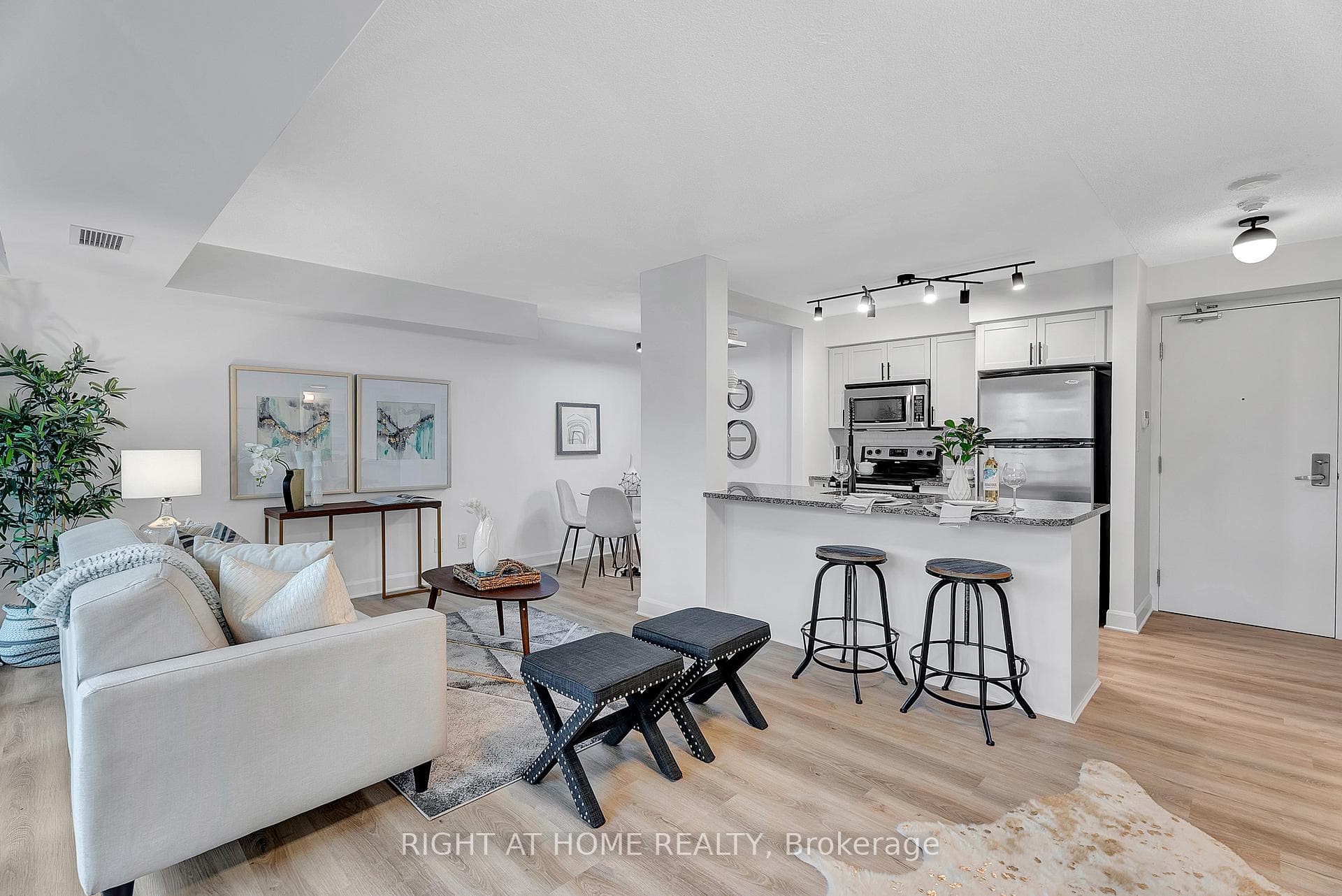 208 Enfield Place Unit 1605 photo 10