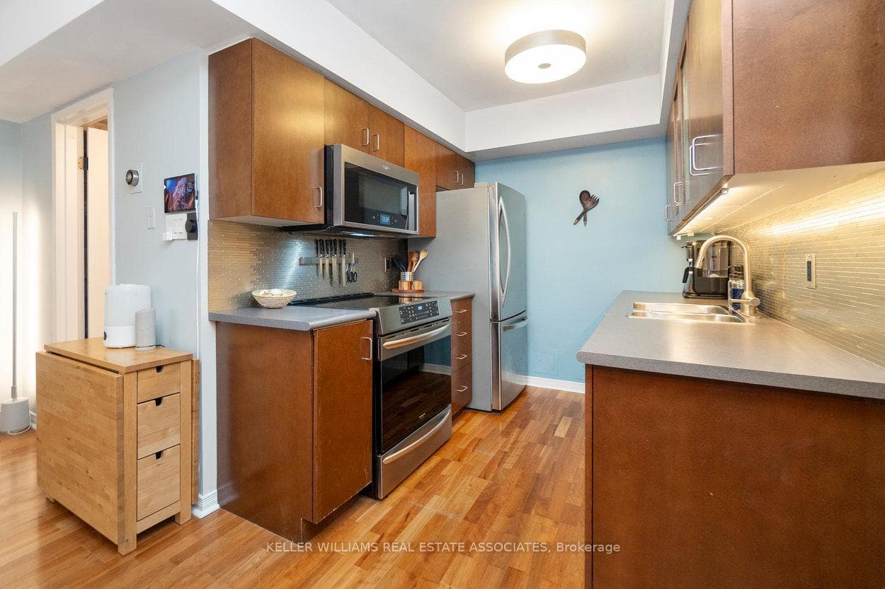 34 Western Battery Road Unit 421 photo 10