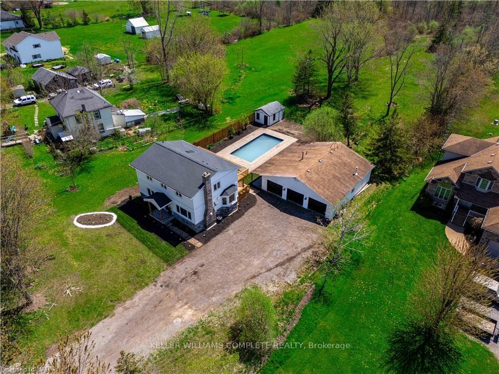 5231 SHERKSTON Road photo 8