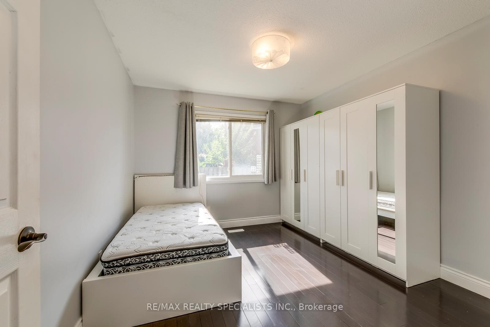 1582 Hermant Court photo 29