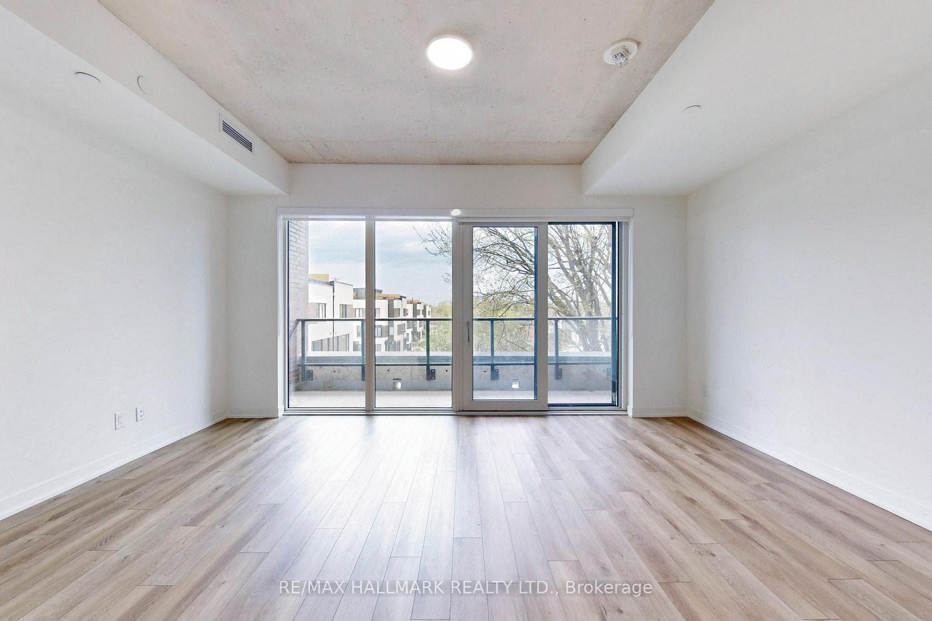 1808 St. Clair Avenue Unit 304 photo 7