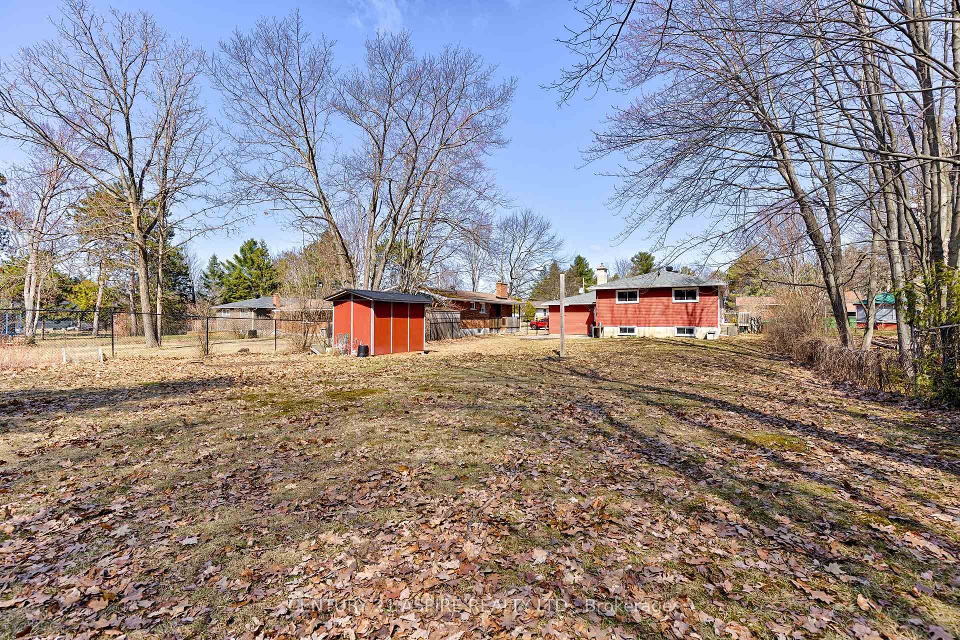 15 Roy Street photo 44