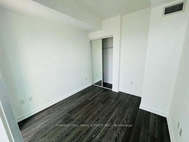1 Yorkville Avenue Unit 3709 photo 5