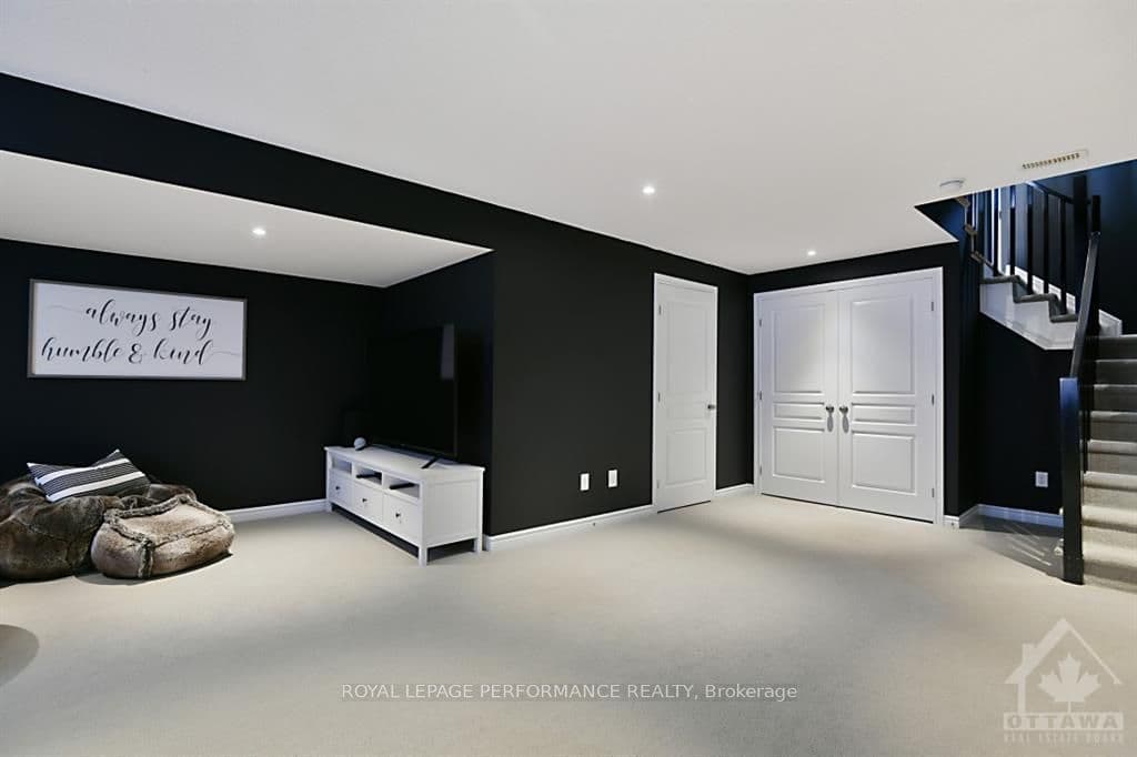 150 MATTINGLY Way photo 26