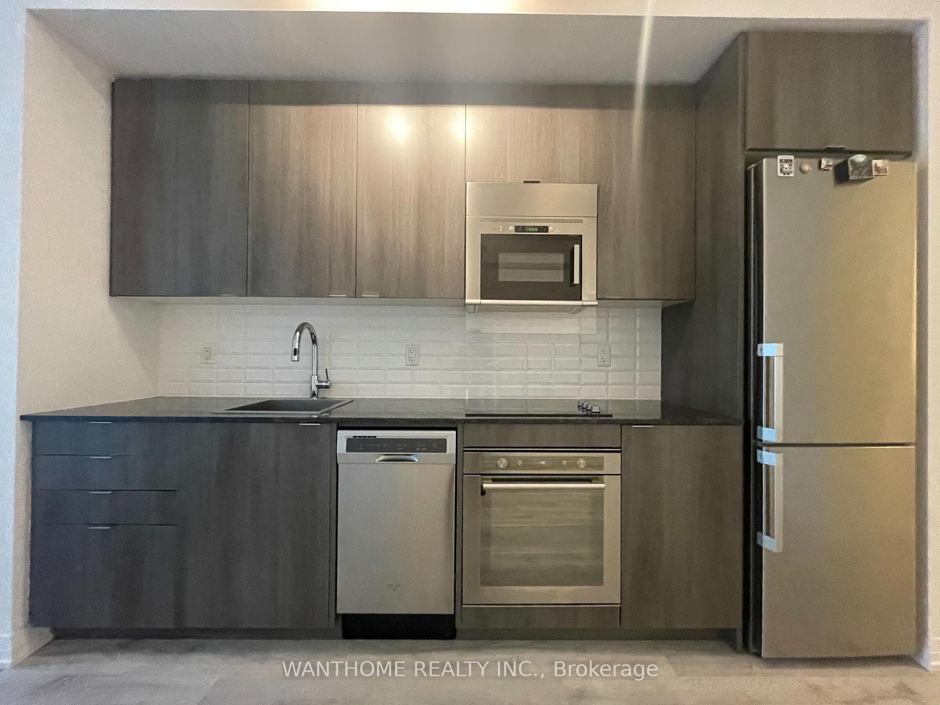 101 Erskine Avenue Unit 423 photo 13