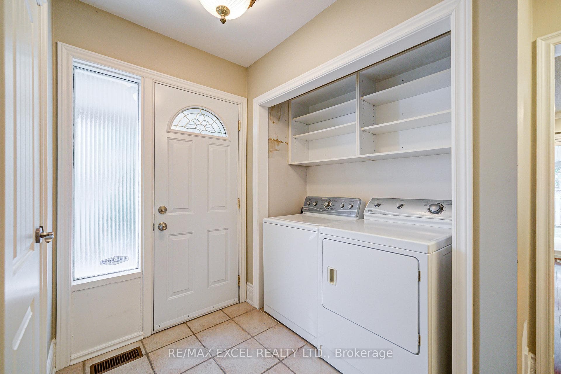 108 Babcombe Drive photo 15