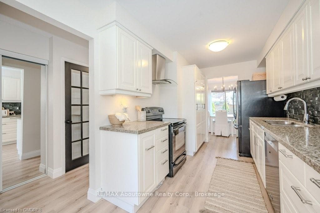 1274 BARBERRY N/A photo 9