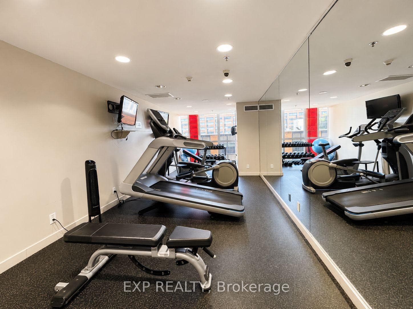 324 Laurier Avenue Unit 1401 photo 12