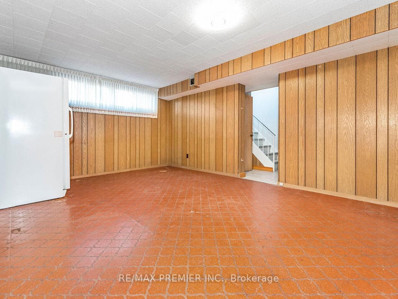 89 Cayuga Avenue photo 23
