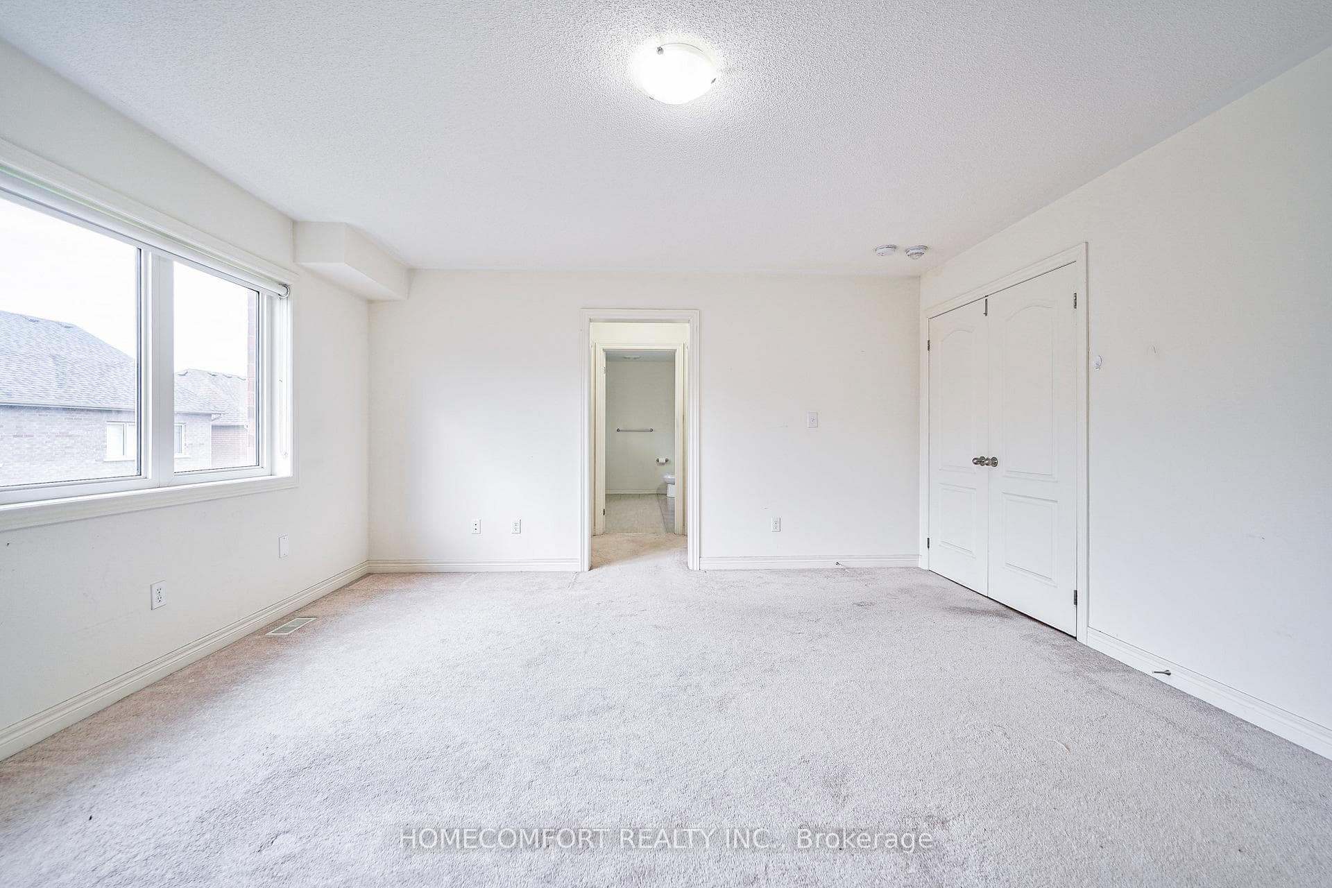8 Schoolbridge Street photo 20