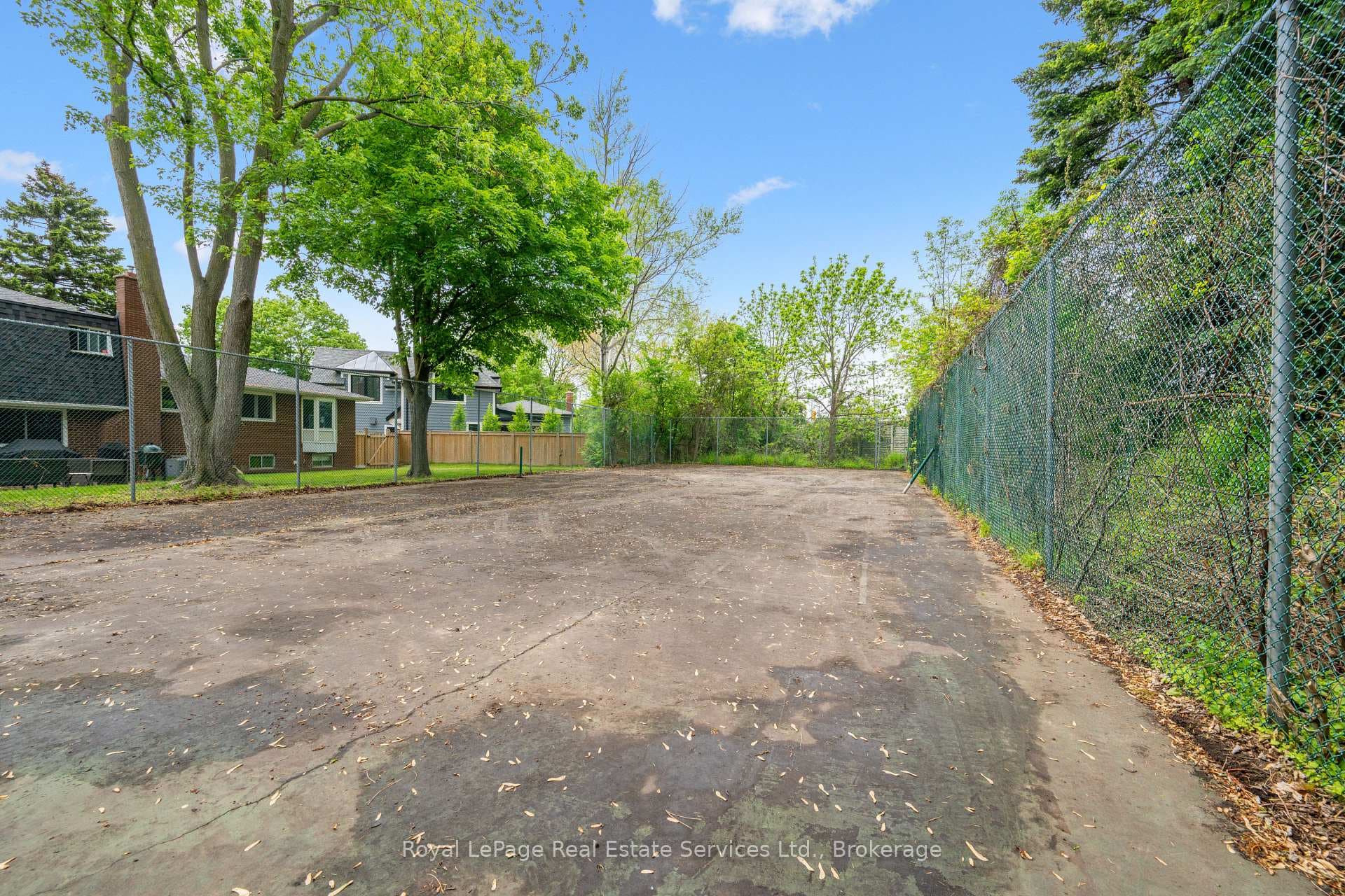 480 CHARTWELL Road photo 49