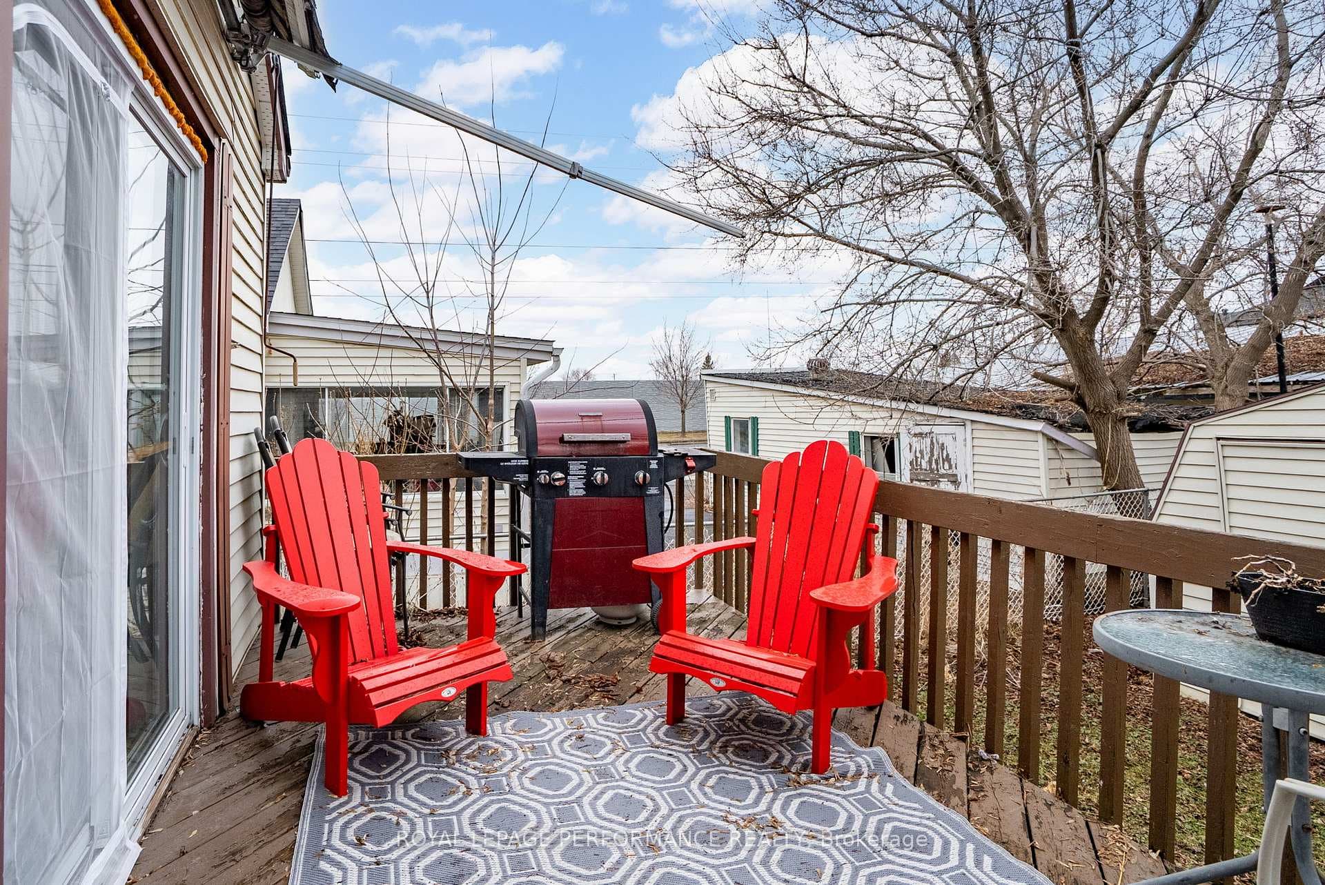 40 Cartier Avenue photo 32