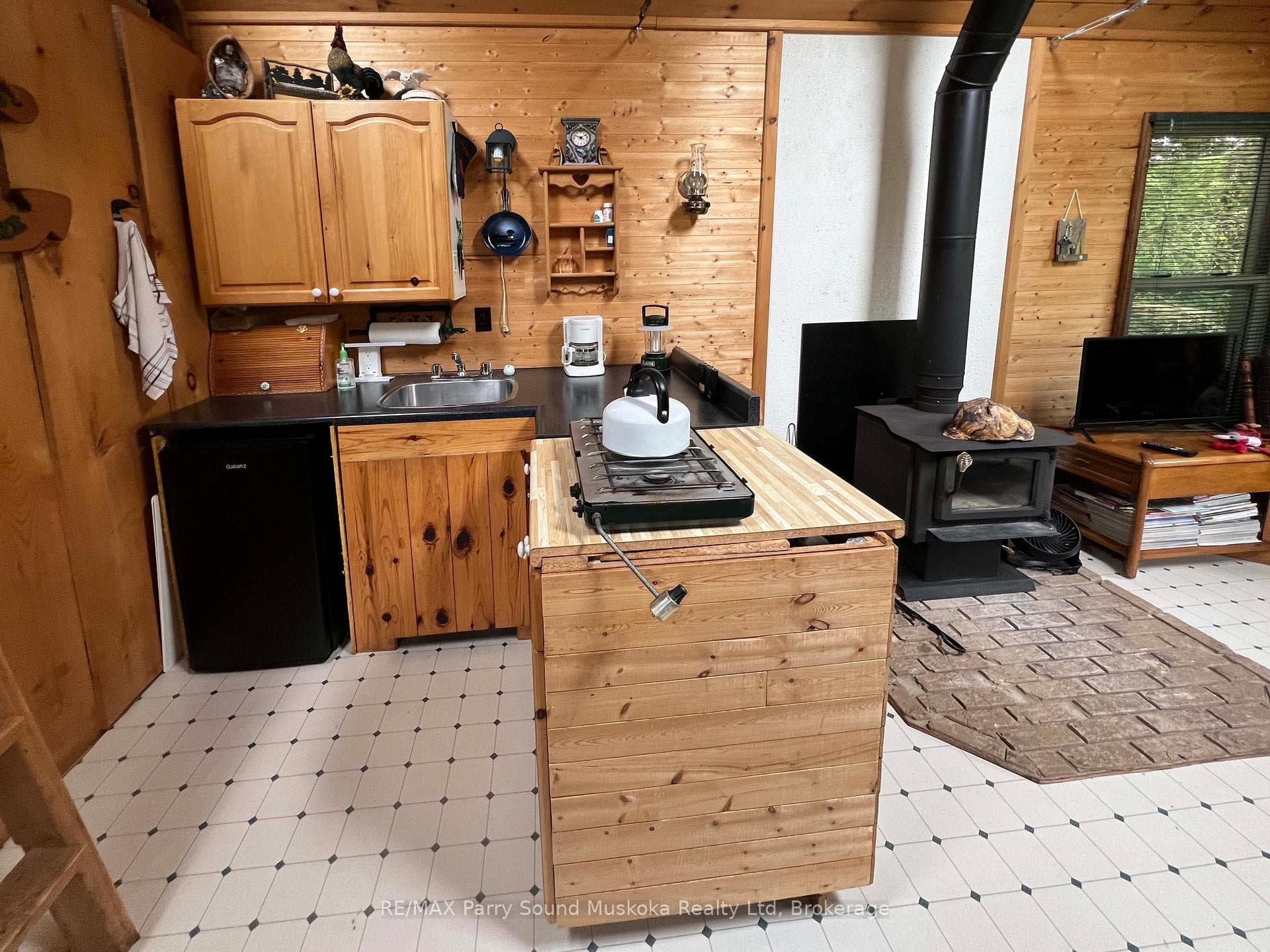 Bunkie kitchenette/ access to loft