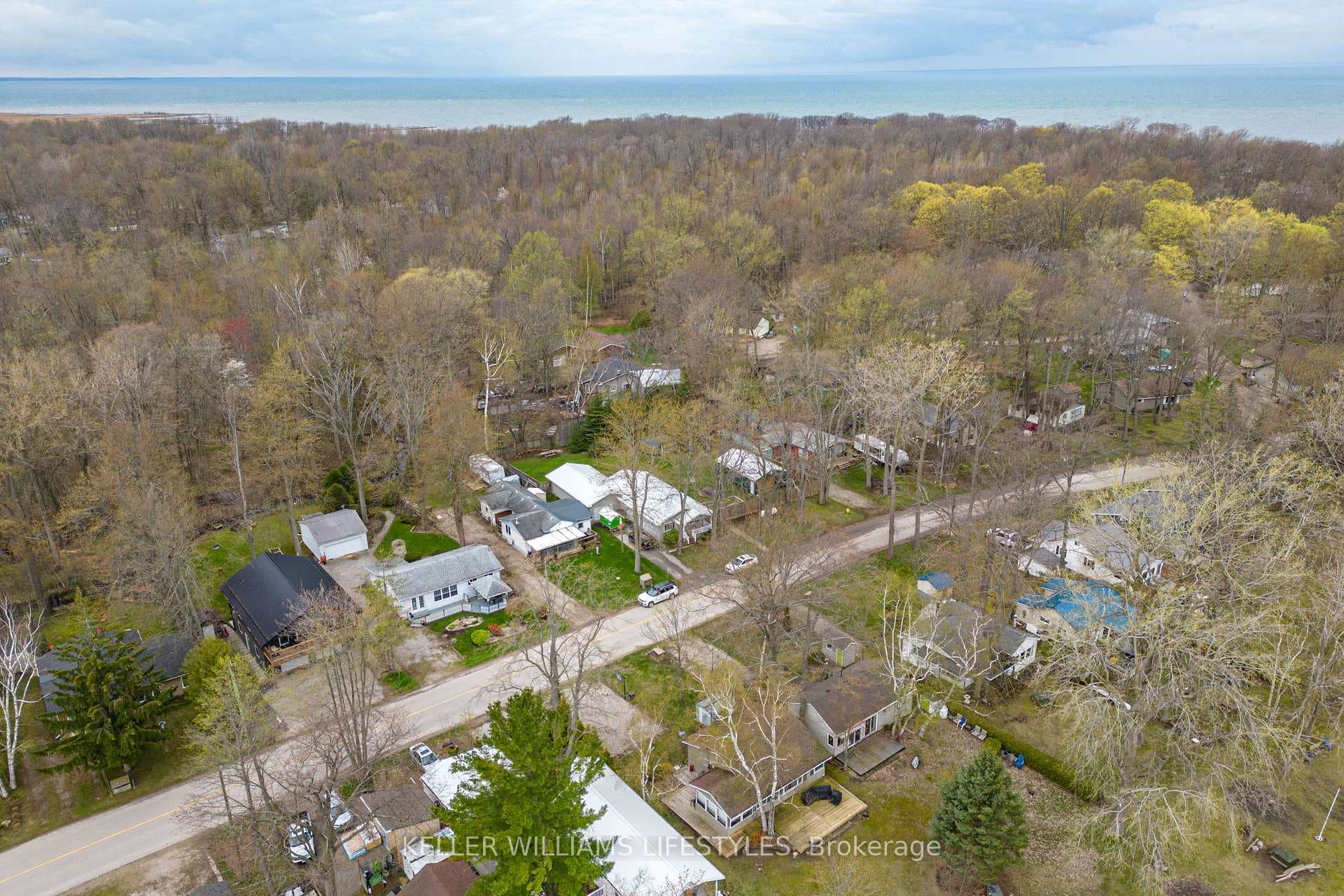 9900 Lake Road photo 42