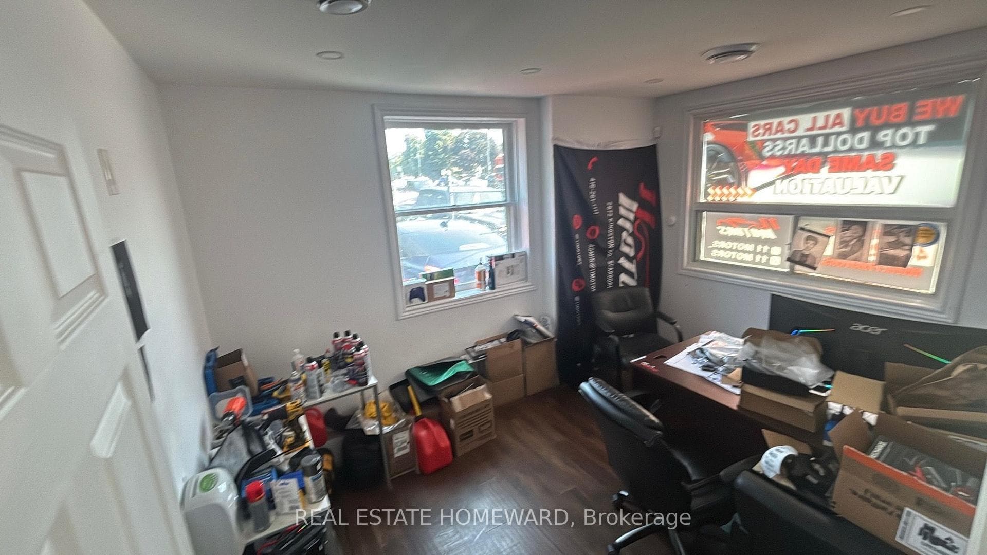 2872 Kingston Road photo 5