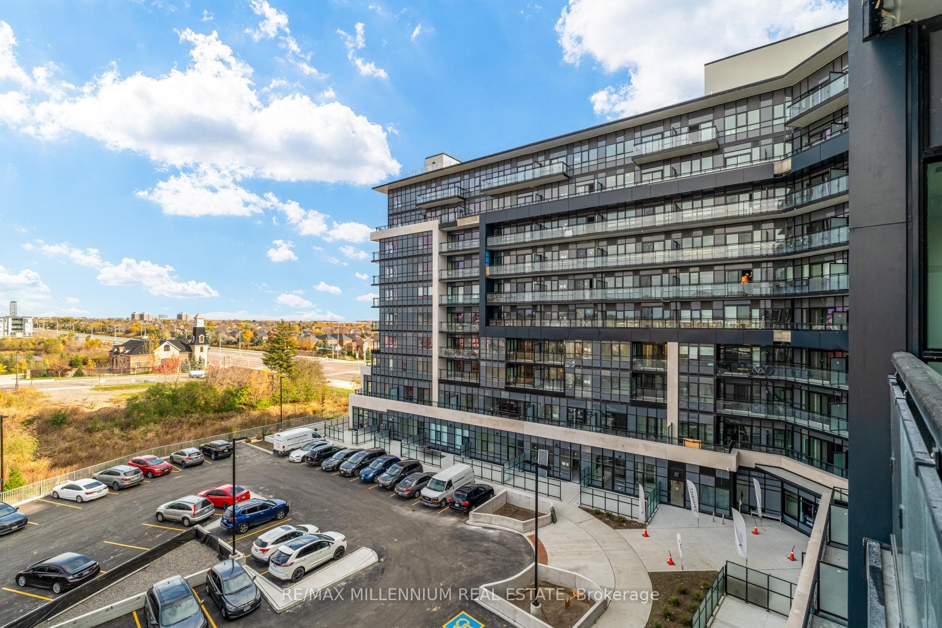 395 Dundas Street Unit 531 photo 30