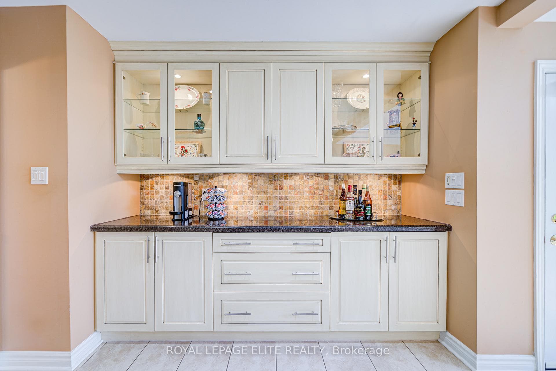136 CARSBROOKE Road photo 22