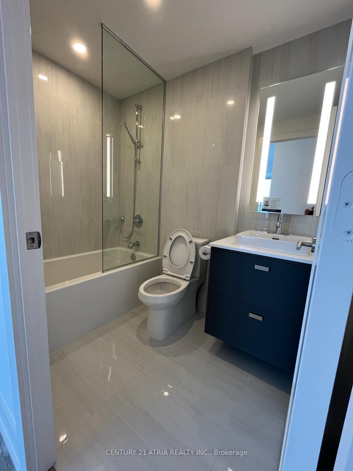 10 Inn on the park Road Unit 2804 photo 9