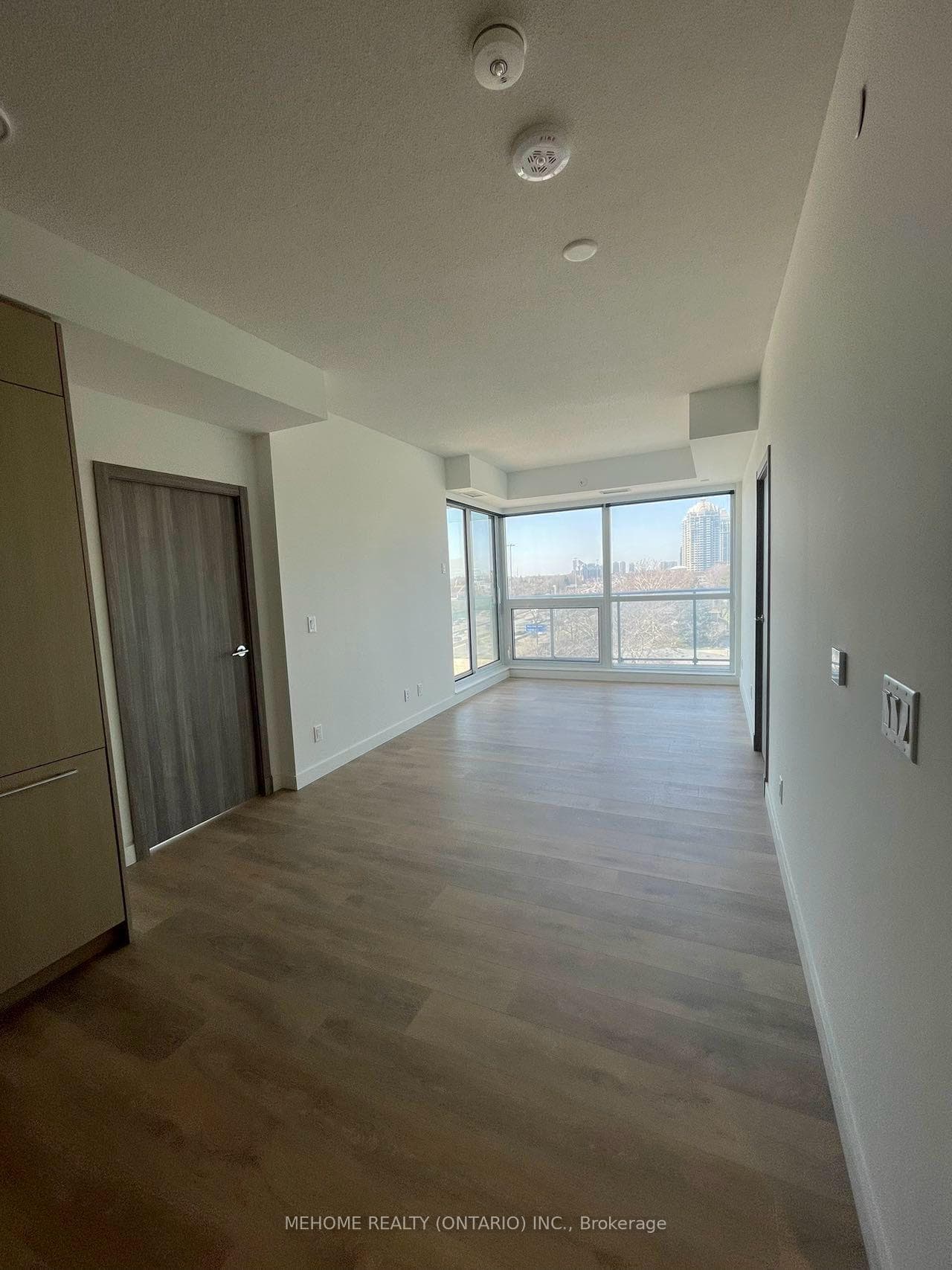 25 McMahon Drive Unit 1006 photo 4