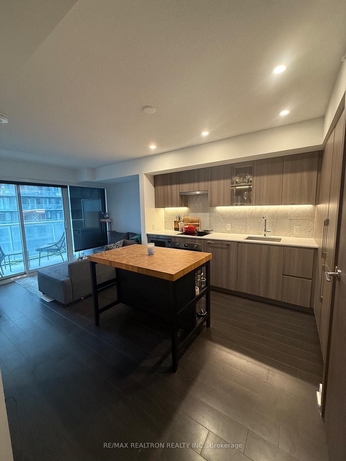 19 Bathurst Street Unit 1616 photo 5