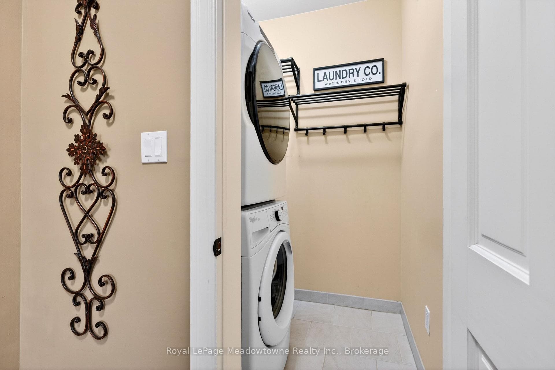 53 CAMPBELL Avenue photo 29
