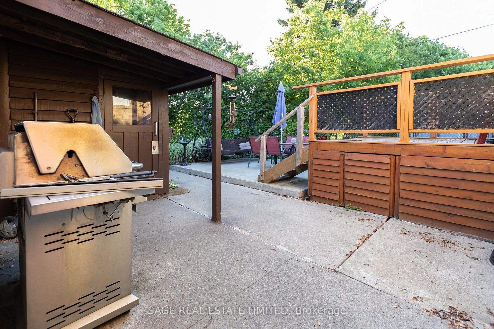 8 Lombardy Crescent photo 24