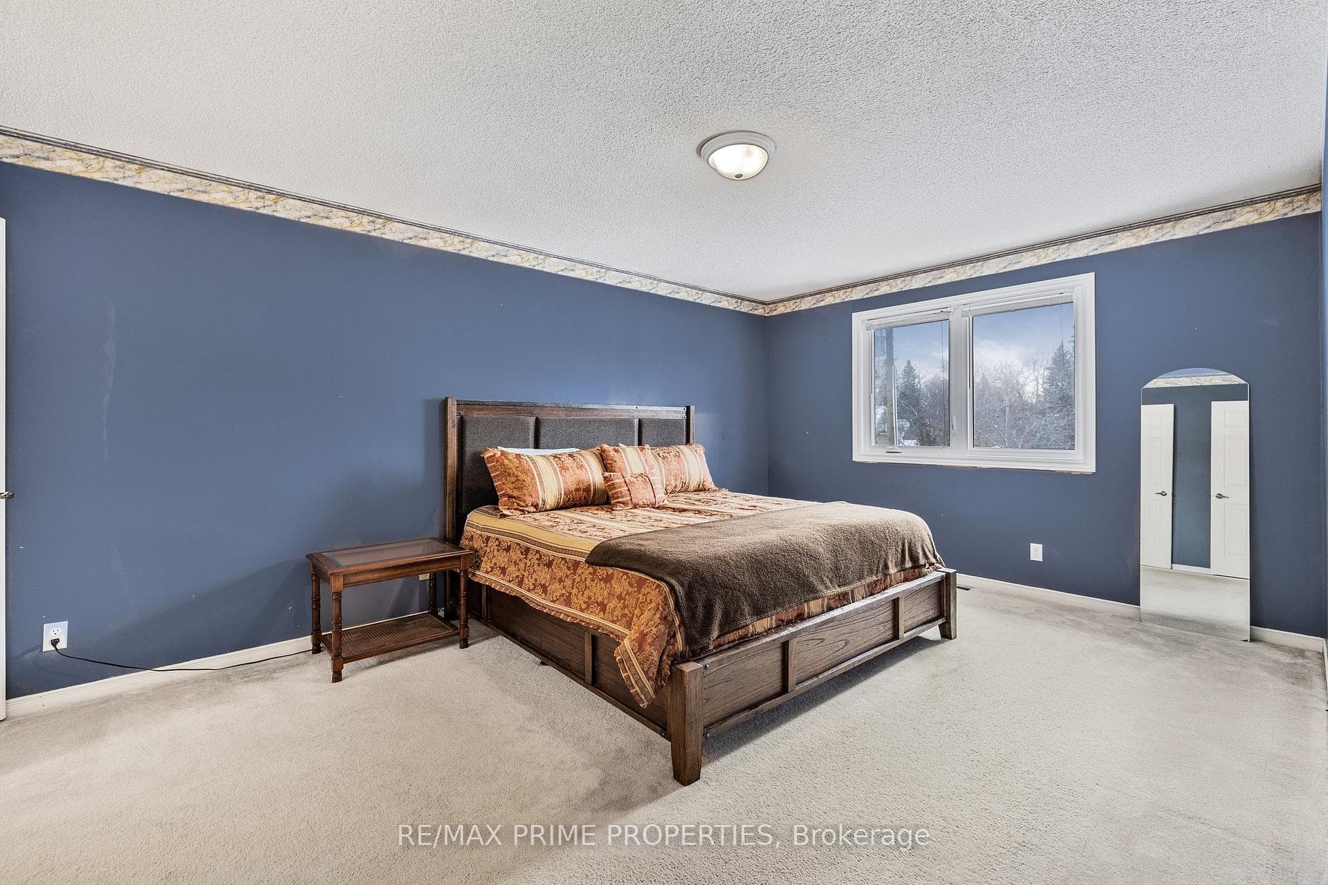 1630 Mount Albert Road photo 18