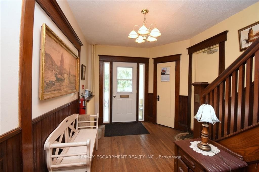 1052 DETA Road Unit 4 photo 4