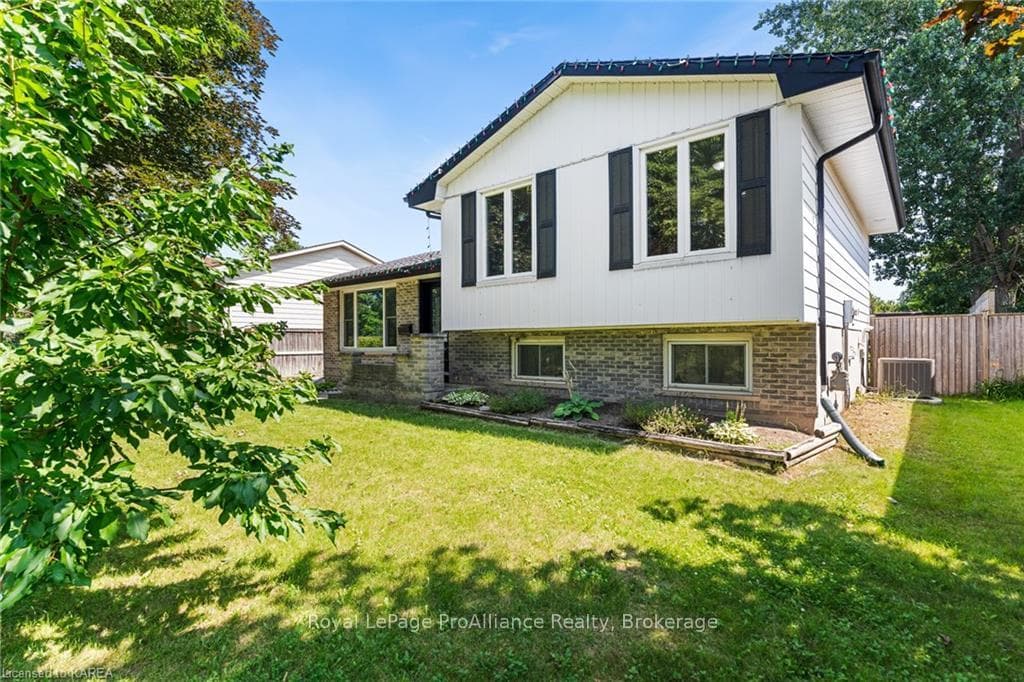 11 GREEN Drive photo 5