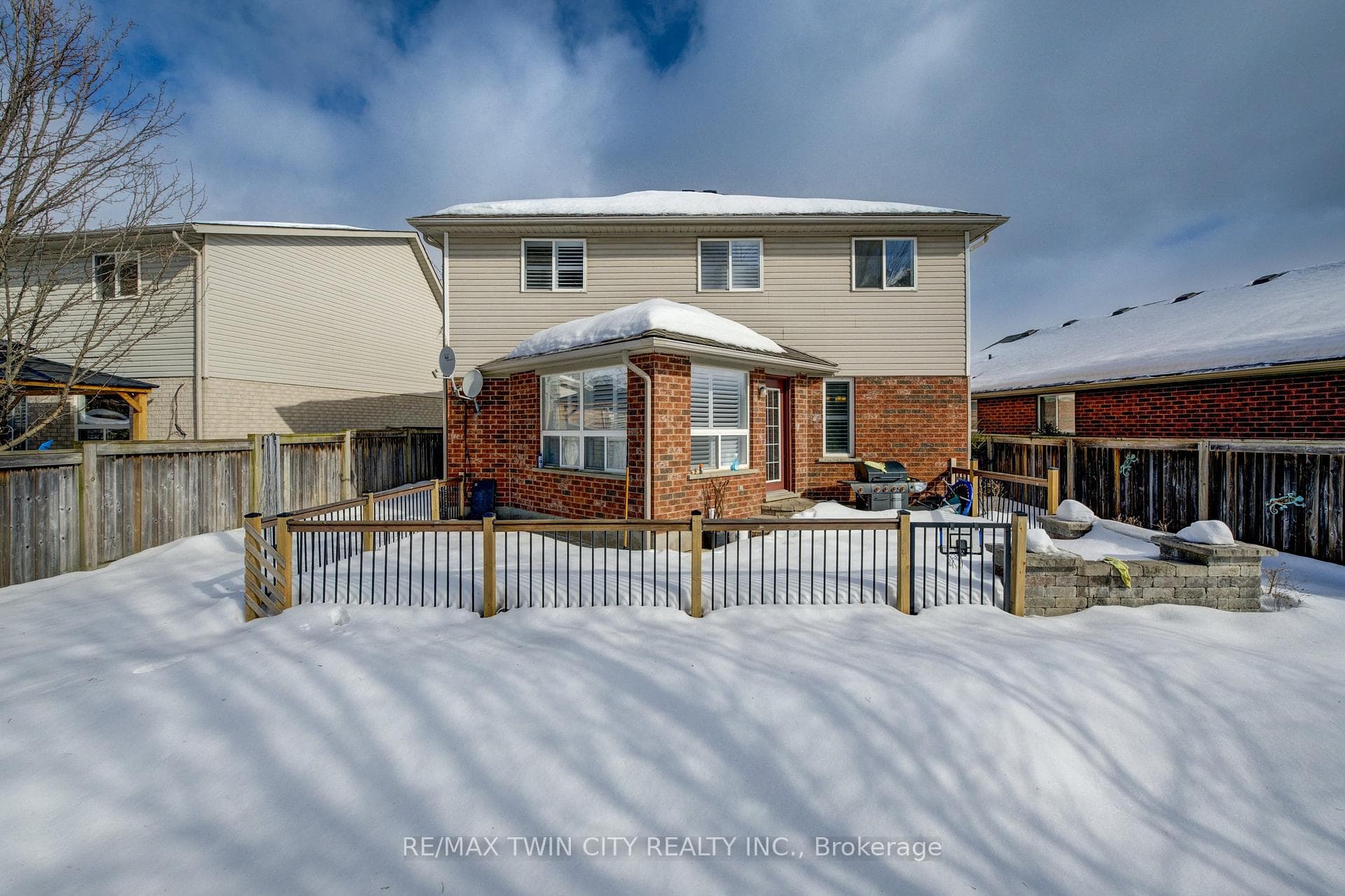 92 Rush Meadow Street photo 32