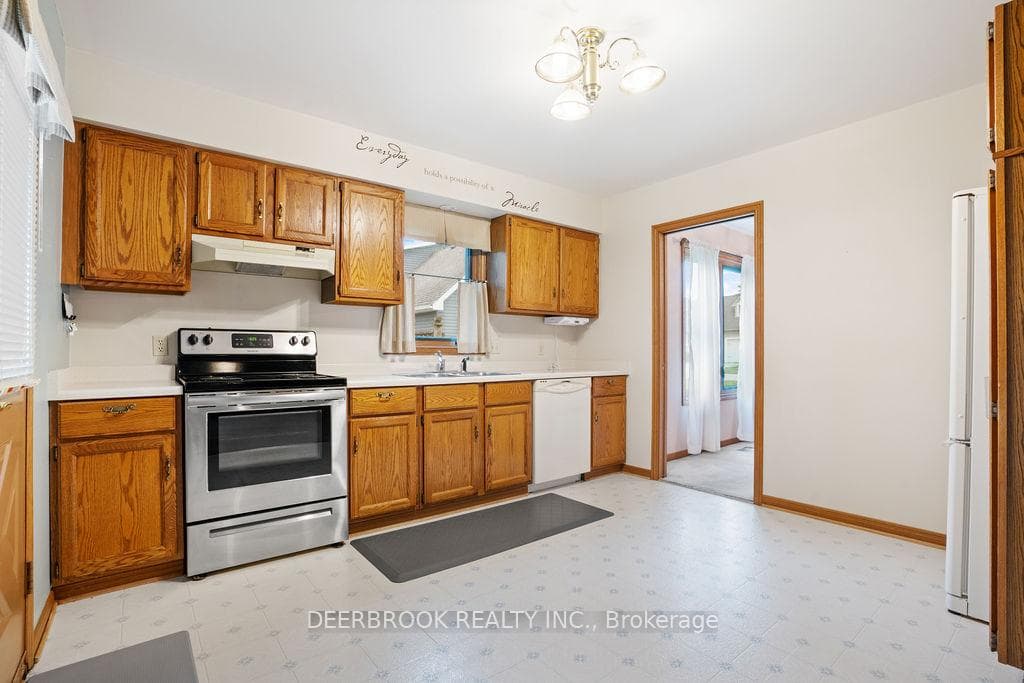 14 William Avenue photo 9