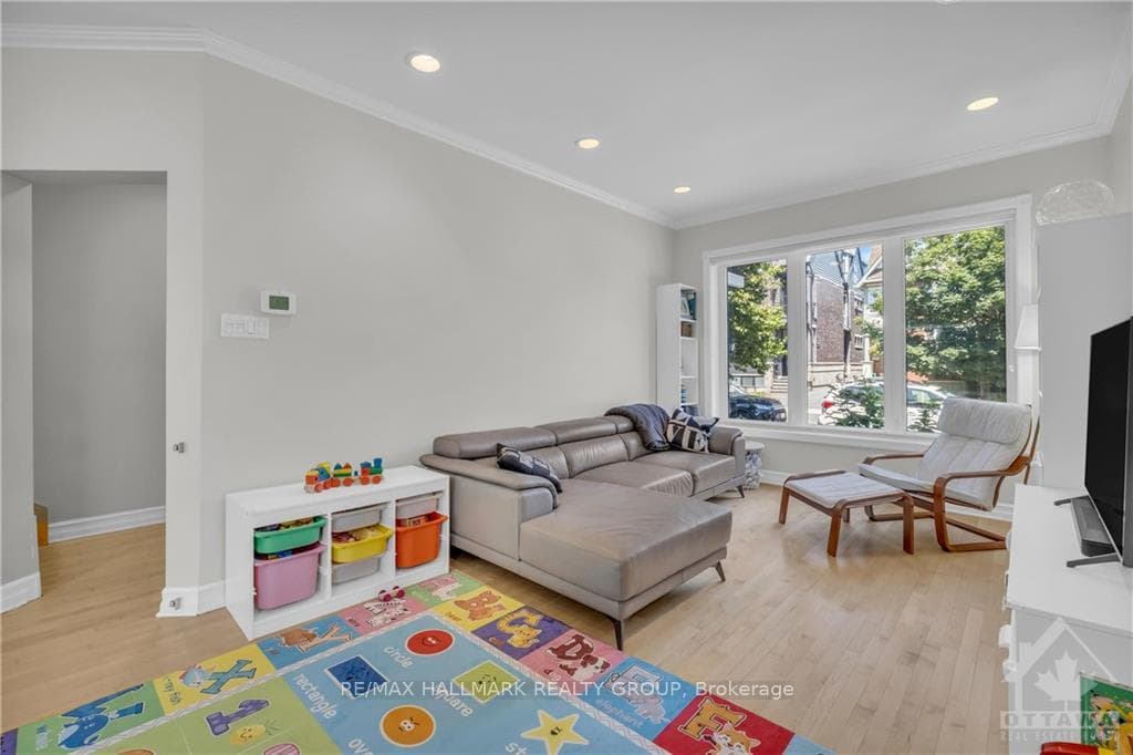 100 THIRD Avenue photo 5