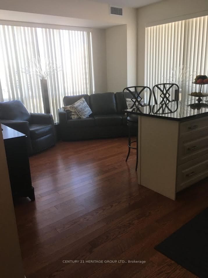 9088 Yonge Street Unit 1005A photo 4