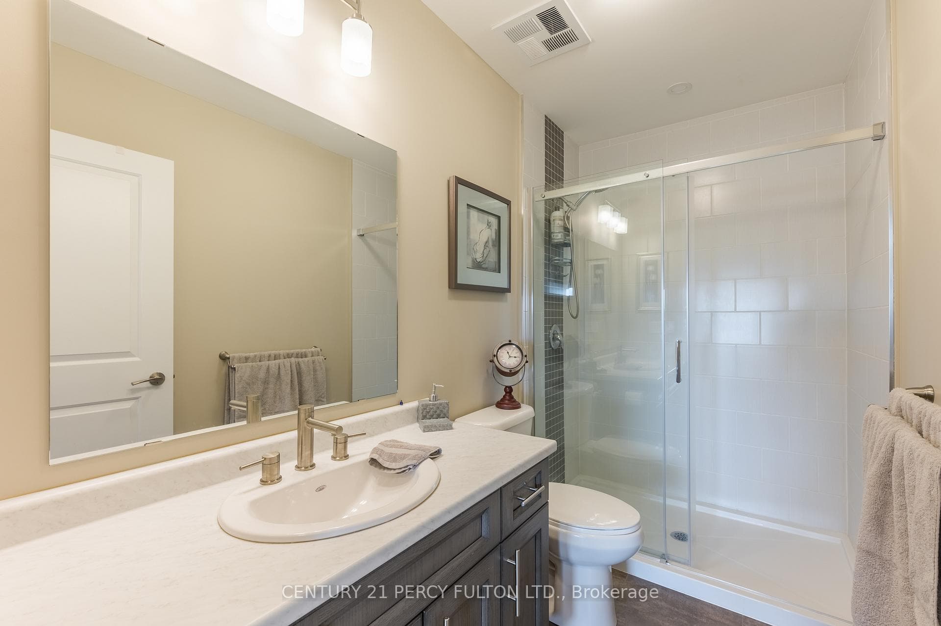 58 Glenelg Street Unit 408 photo 17