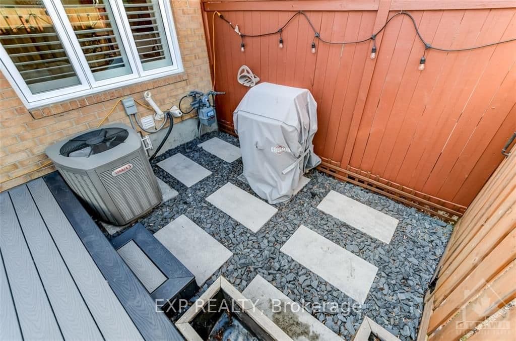 38 OAKHAVEN photo 30