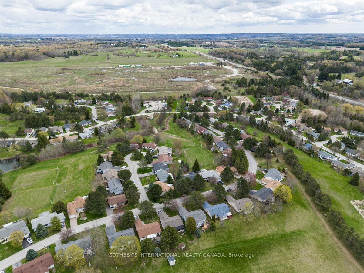101 Tecumseth Pines Drive photo 27