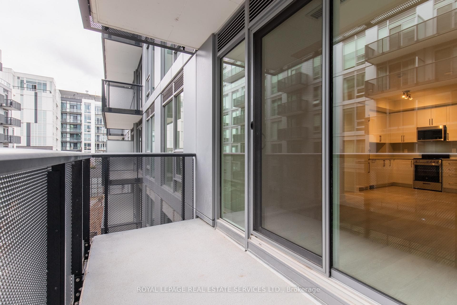 2450 Old Bronte Road Unit 325 photo 12