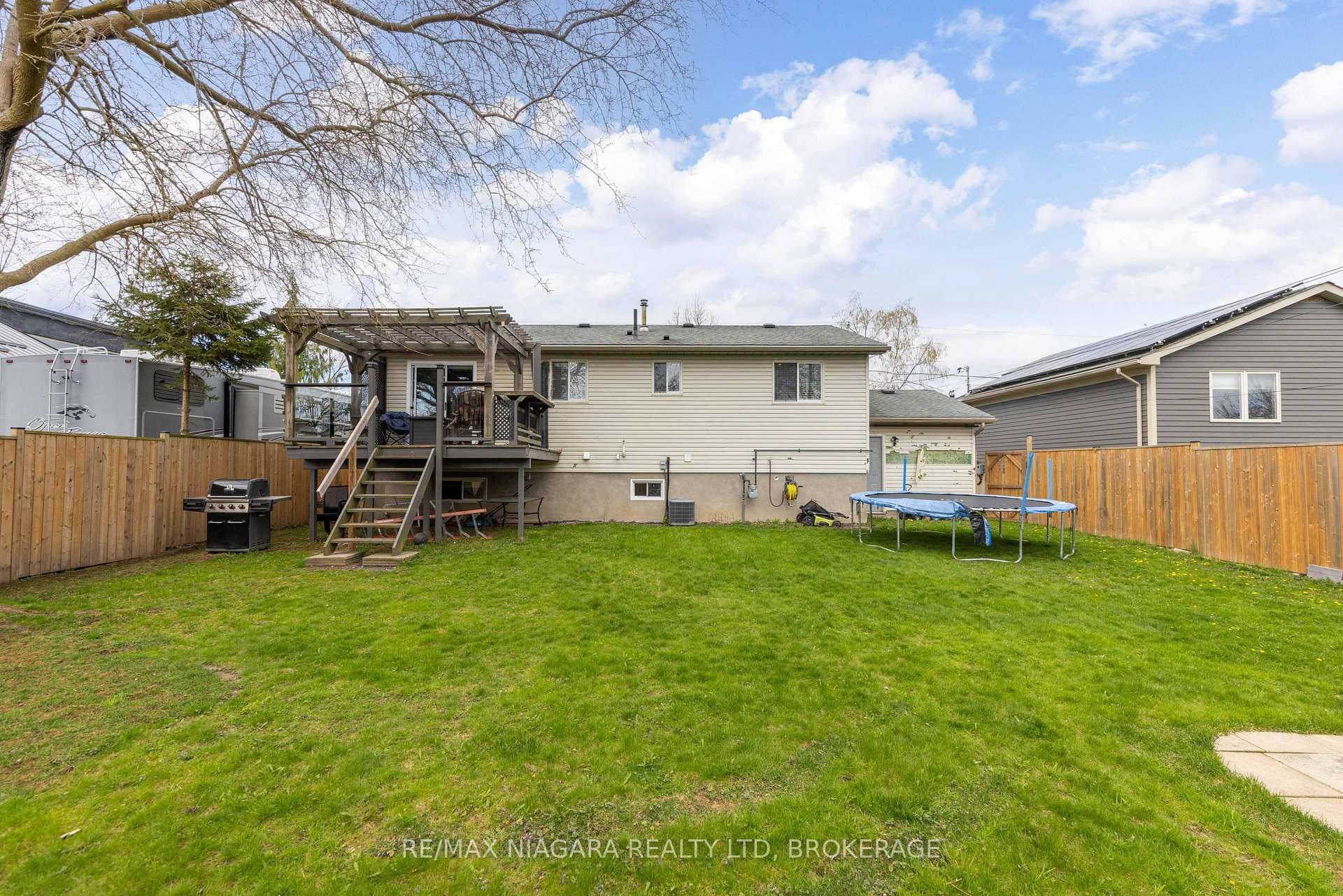 44 Maple Leaf Avenue photo 30