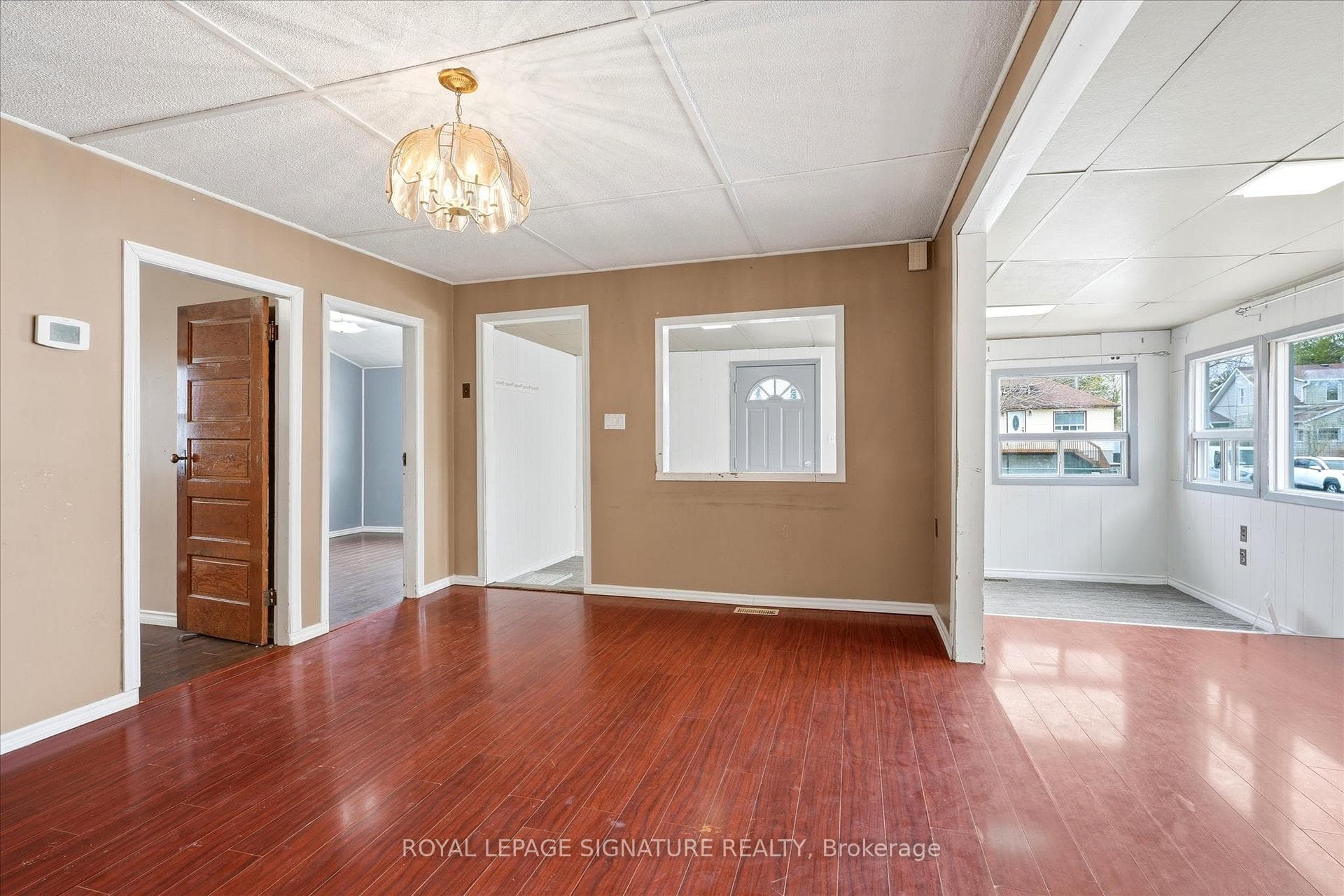 54 Farley Circle photo 4