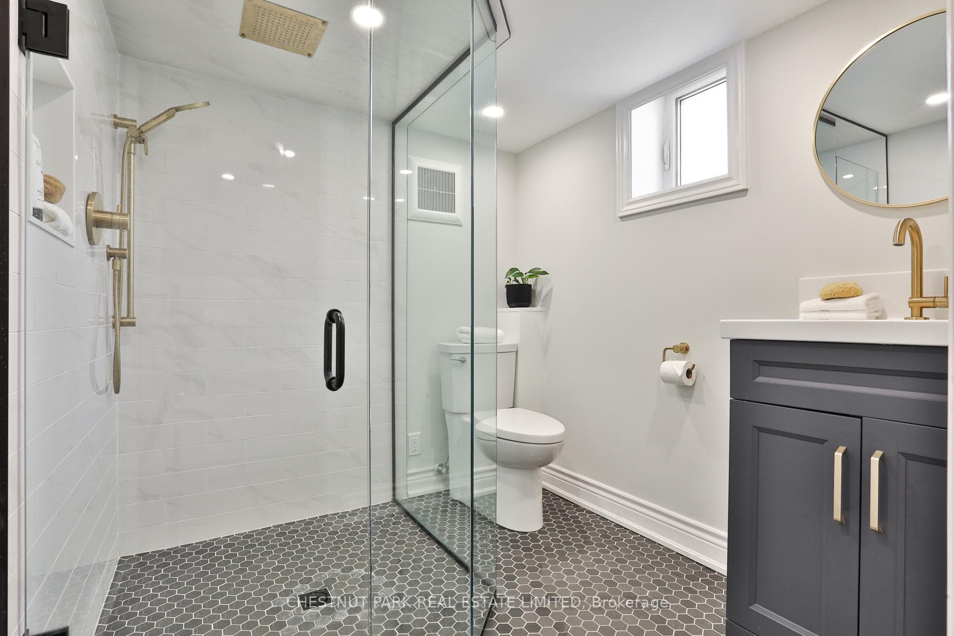 98 Yarmouth Road photo 29