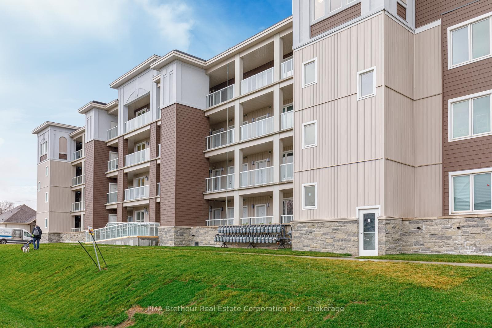 5 Spooner Crescent Unit 216 photo 1