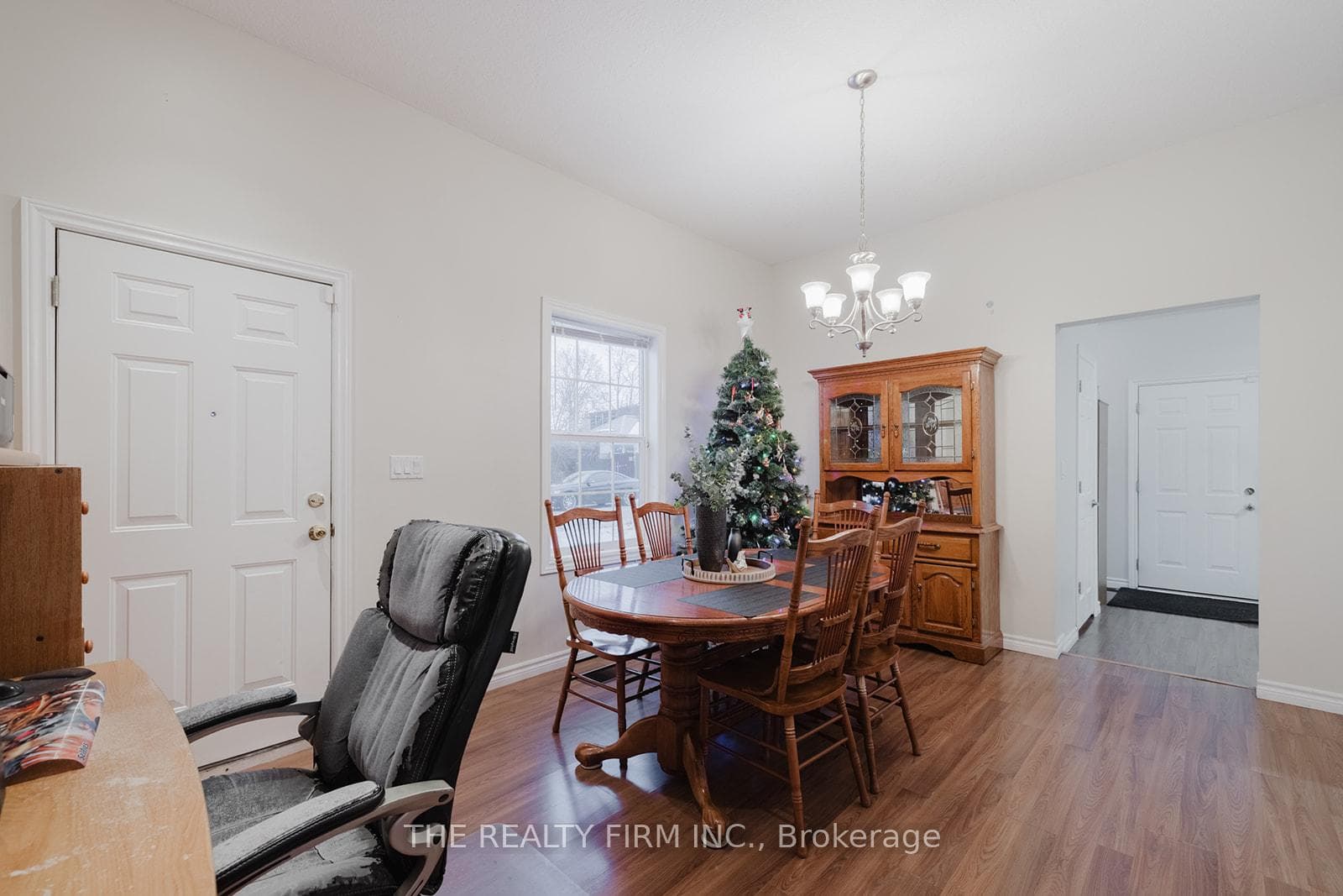 104 Adelaide Street photo 9