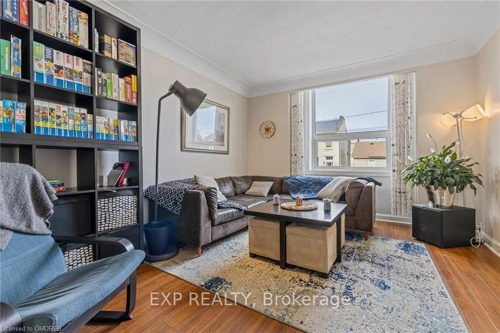 236 WELLINGTON Street photo 14