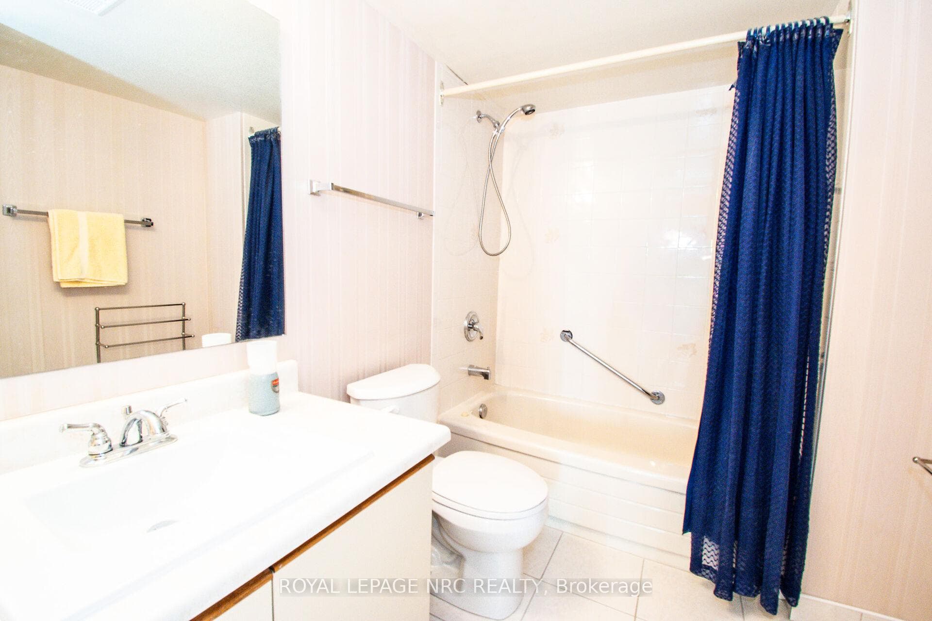 7 Gale Crescent Unit 904 photo 31