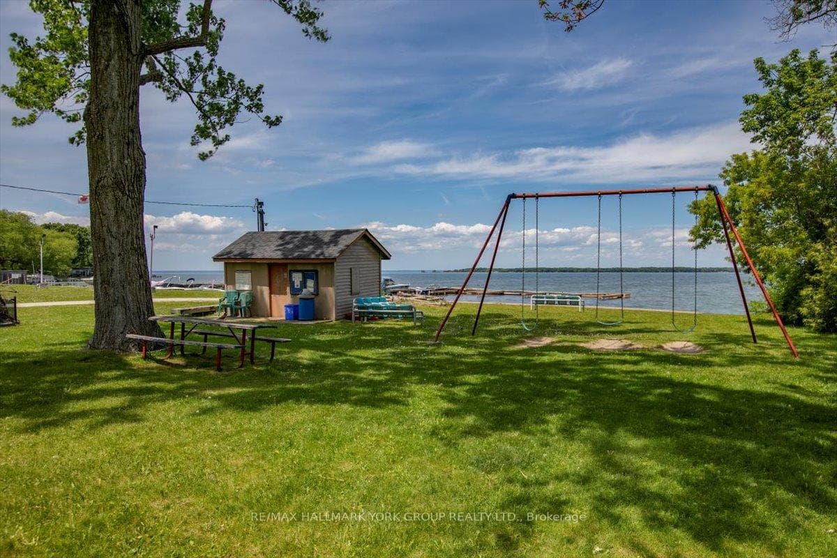 21 Lakeshore Road photo 39