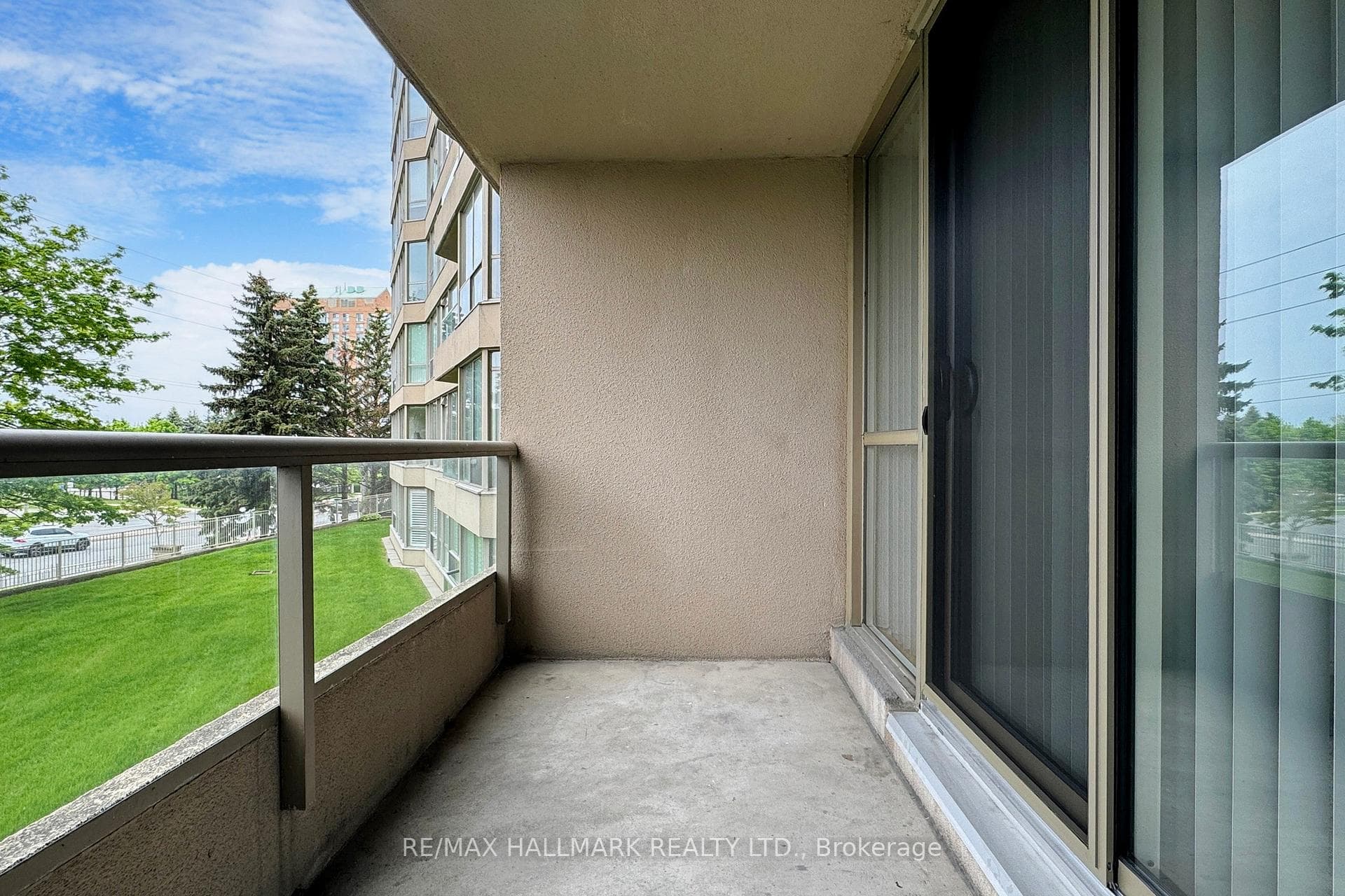 20 Guildwood Parkway Unit 316 photo 27