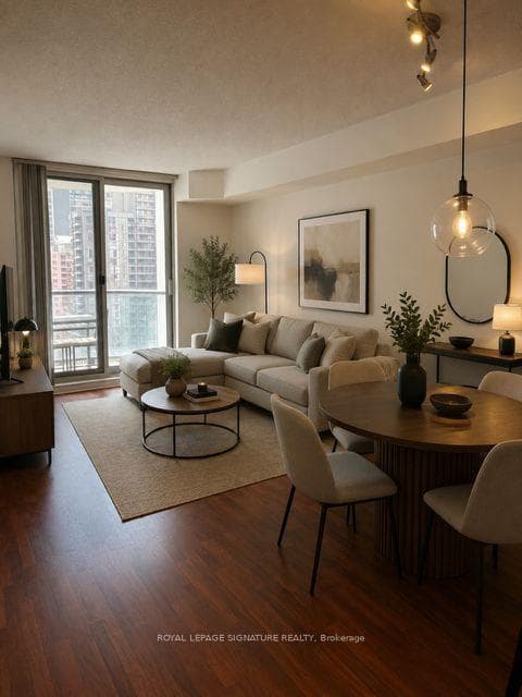 801 Bay Street Unit 1602 photo 4