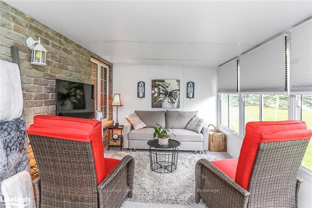 35 CHESTNUT Lane photo 40
