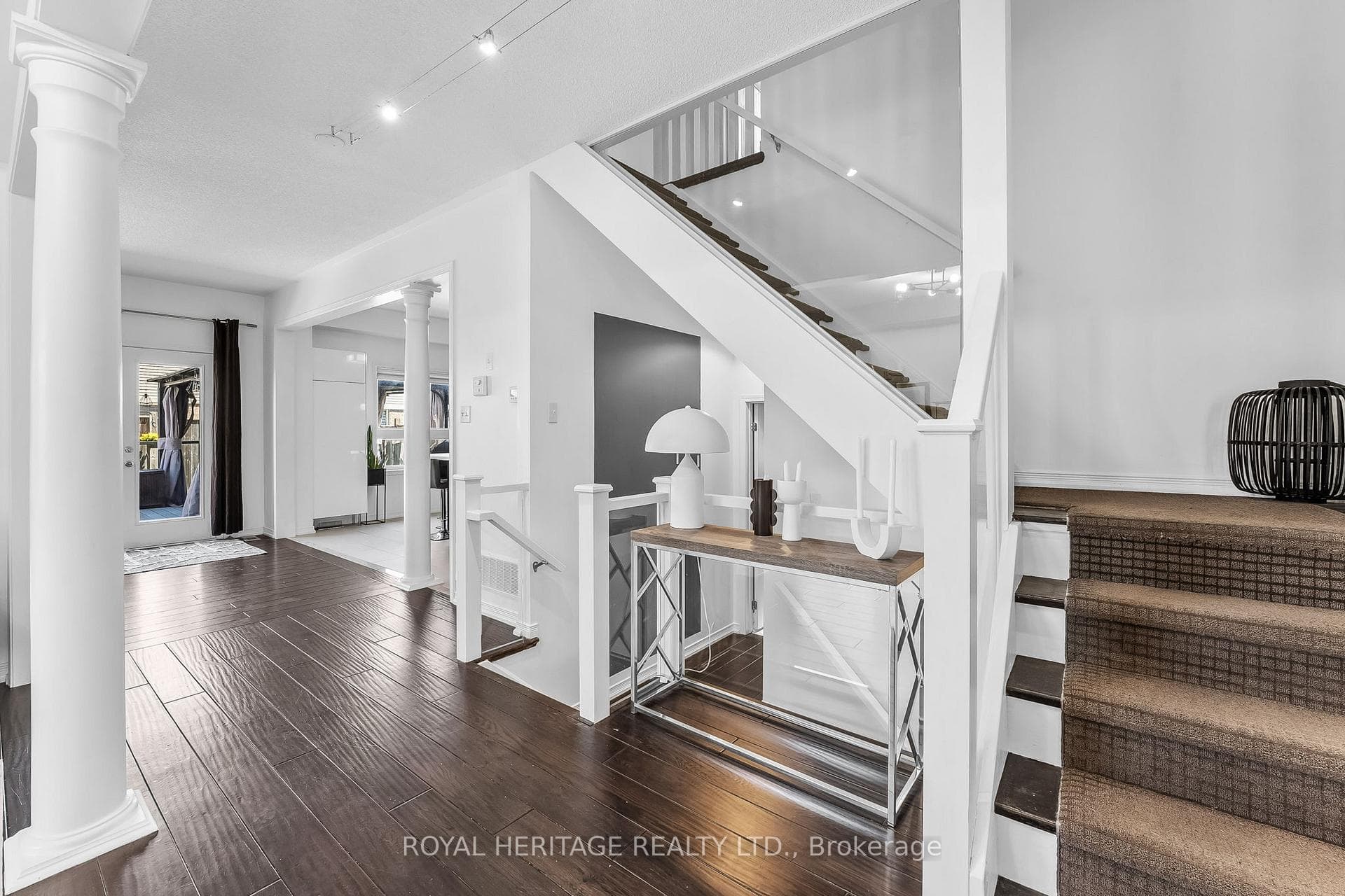 127 Laprade Square photo 5