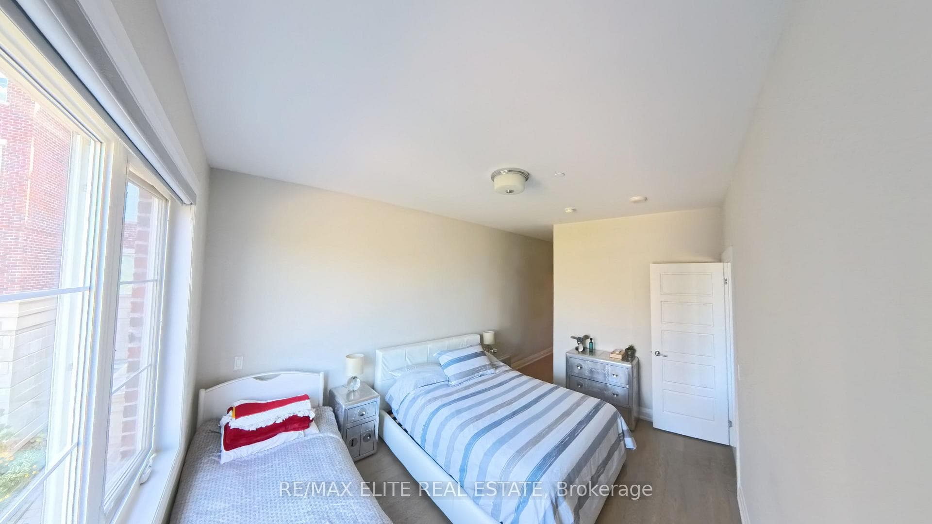 7 Bond Crescent Unit 213 photo 19